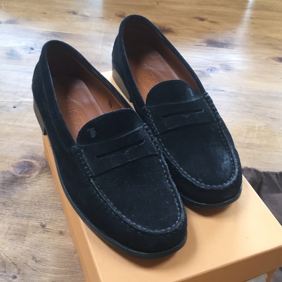 Tod’s Classic Black Suede Penny Moccasin. 7.5 - Picture 2 of 7
